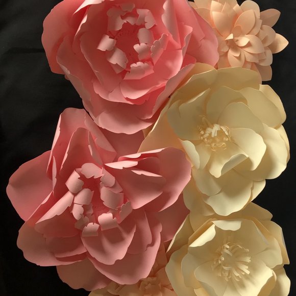 Decoration Flowers - Picture 2 of 4